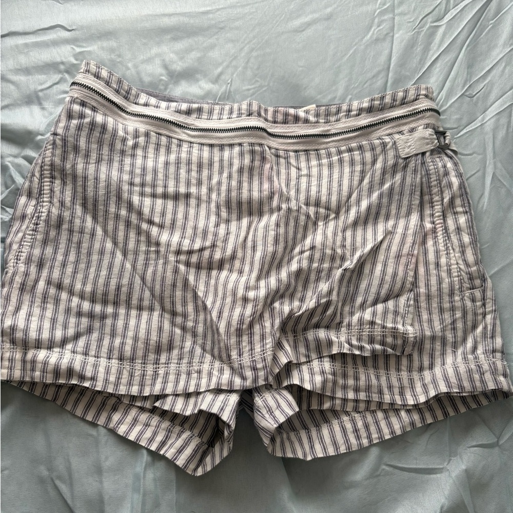 Marrakech Striped Linen Skort Gray & White With Zippers and Buckle Accents